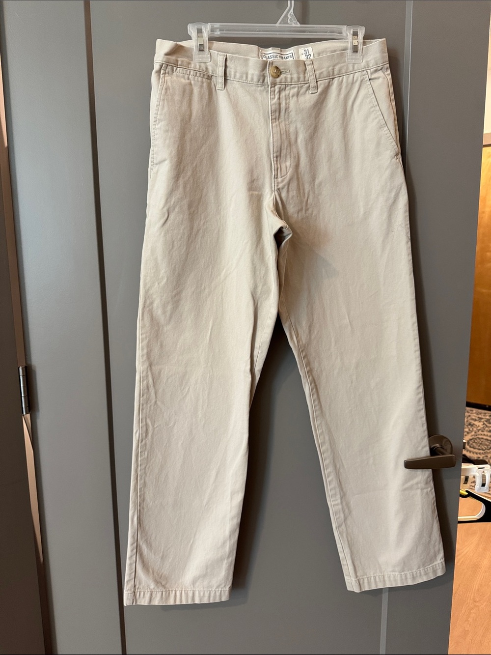 Old Navy Men's Chino Pants in Light Khaki